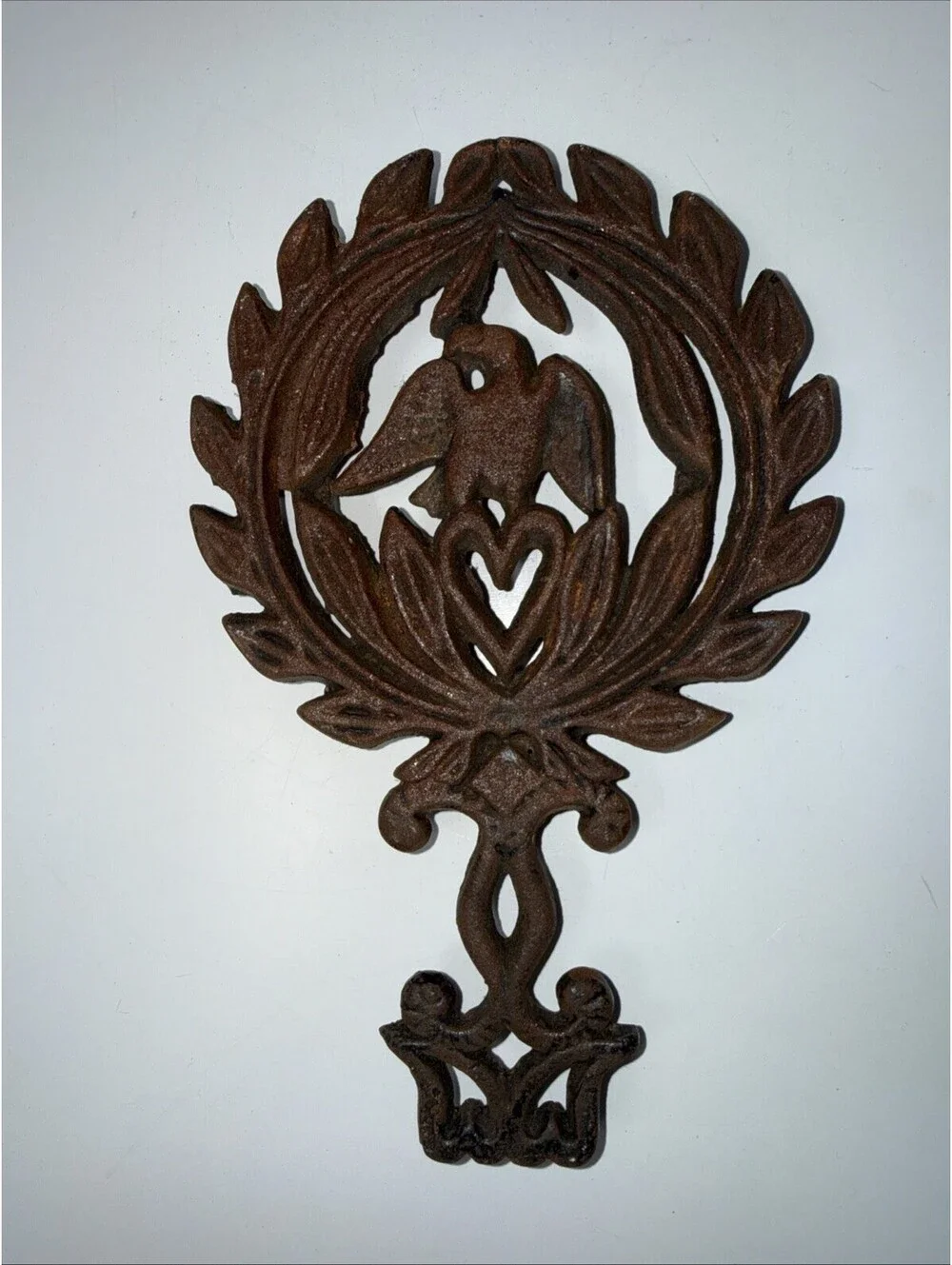 VTG Cast Iron Wilton Trivet Pot Pan Holder Eagle & Heart Rustic Decor ~4 Footed